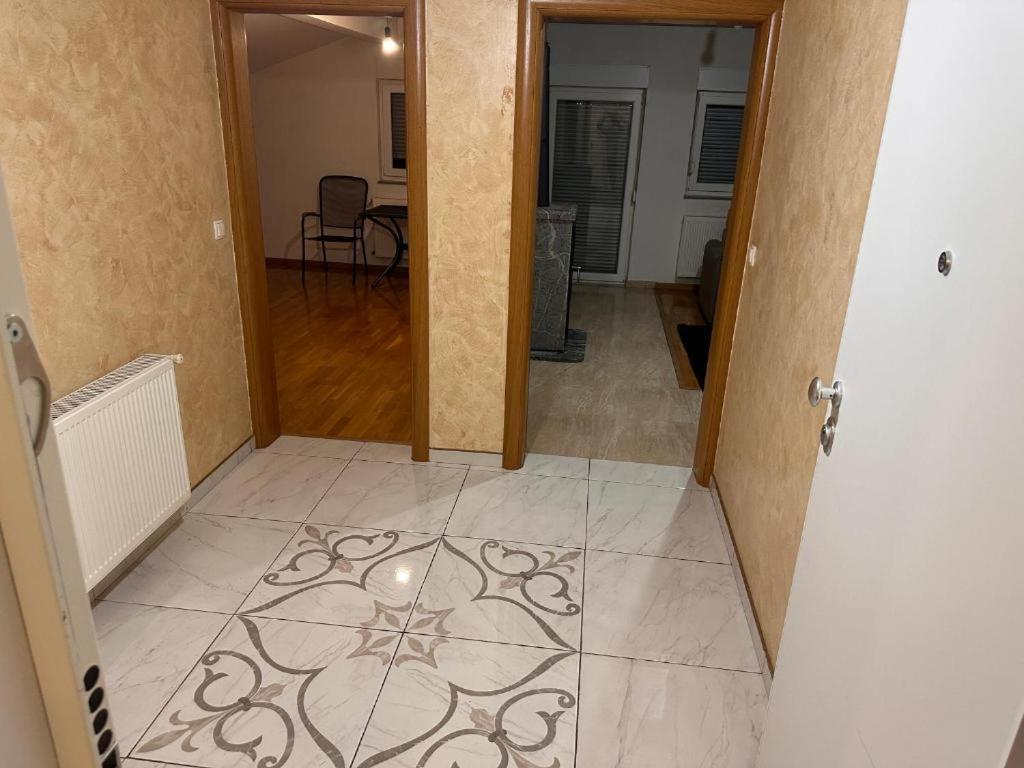 Rooms Near The Airport Сараево Екстериор снимка