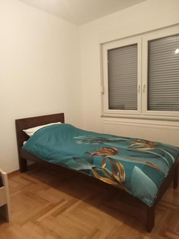 Rooms Near The Airport Сараево Екстериор снимка